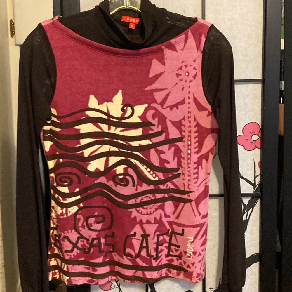 Beautiful top made in Paris